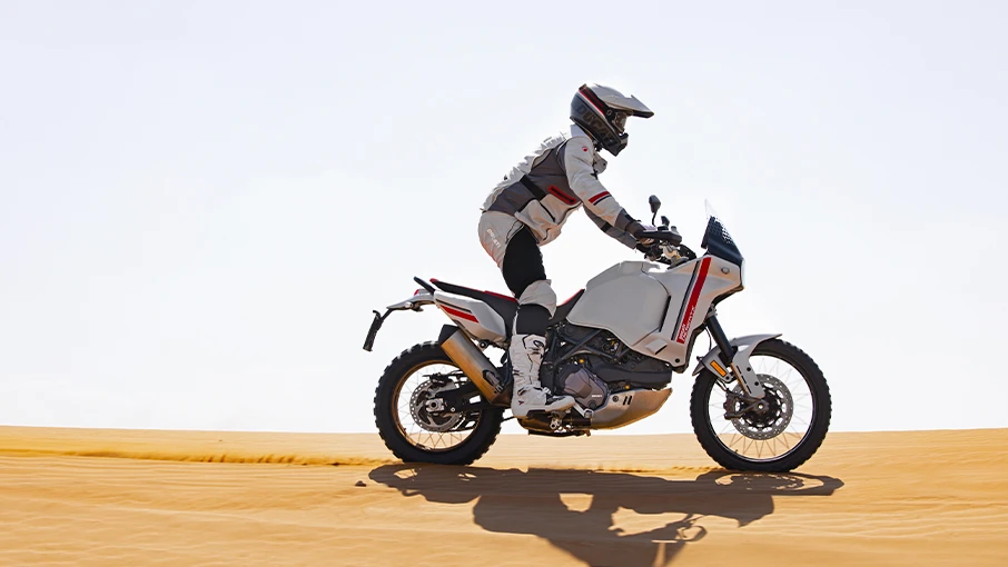 Ducati-DesertX-Overview-gallery-906x510-01-1